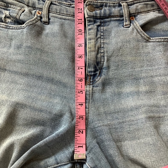 Wild Fable Womens Crop Jeans Size 14 Slightly Distressed Raw Hem High Rise - Picture 9 of 11